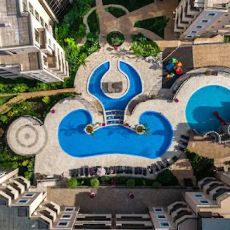 Modern Family At Millennium 2 - Pool &
